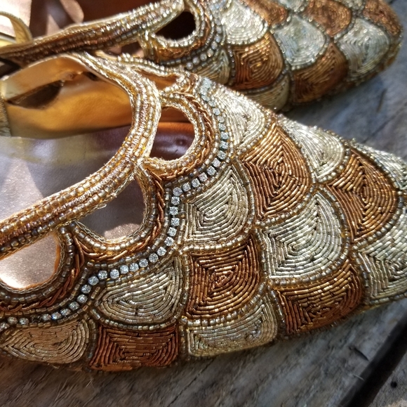 Size 9 BL Motion High Heels Shoes Gold Chrome Beads Embroidered Magic Slippers - Picture 12 of 15